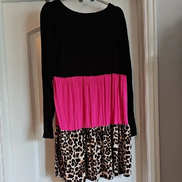 NWOT Size Large Black and Pink Colorblock Dress with Leopard Print - Picture 2 of 5